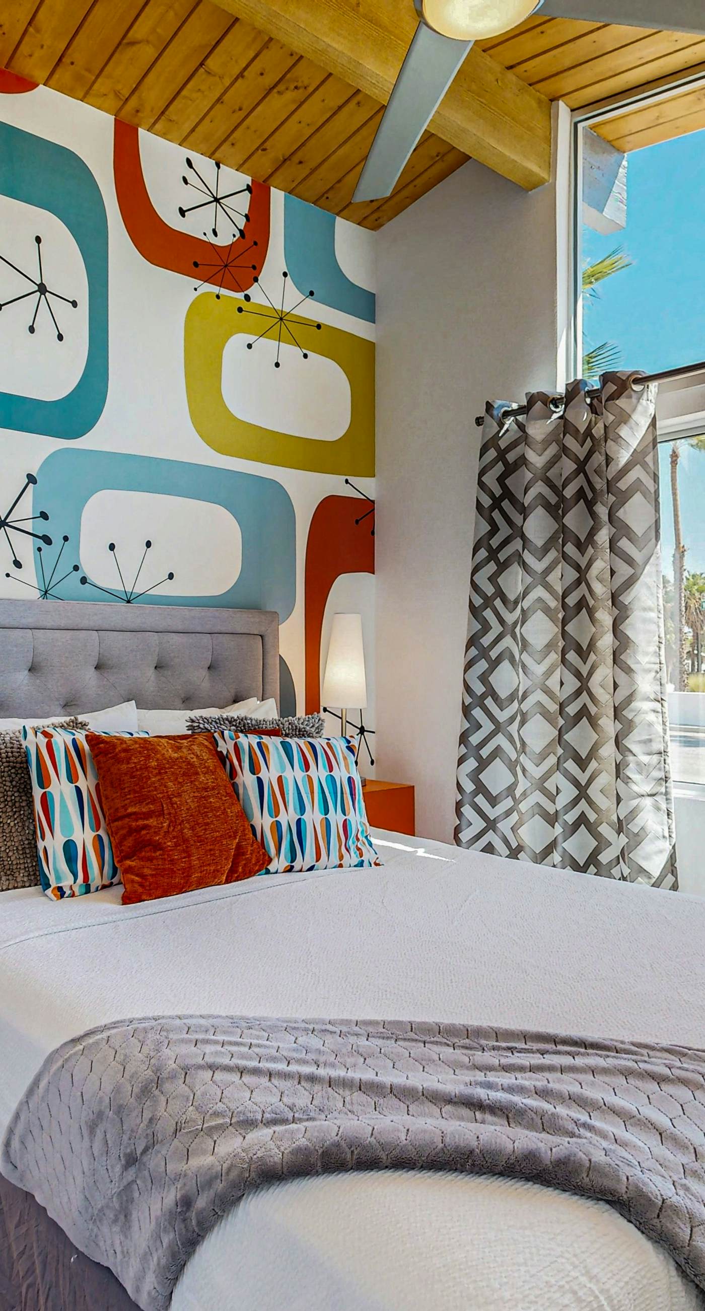 Iconic Mid-Century Modern Escape - 4729