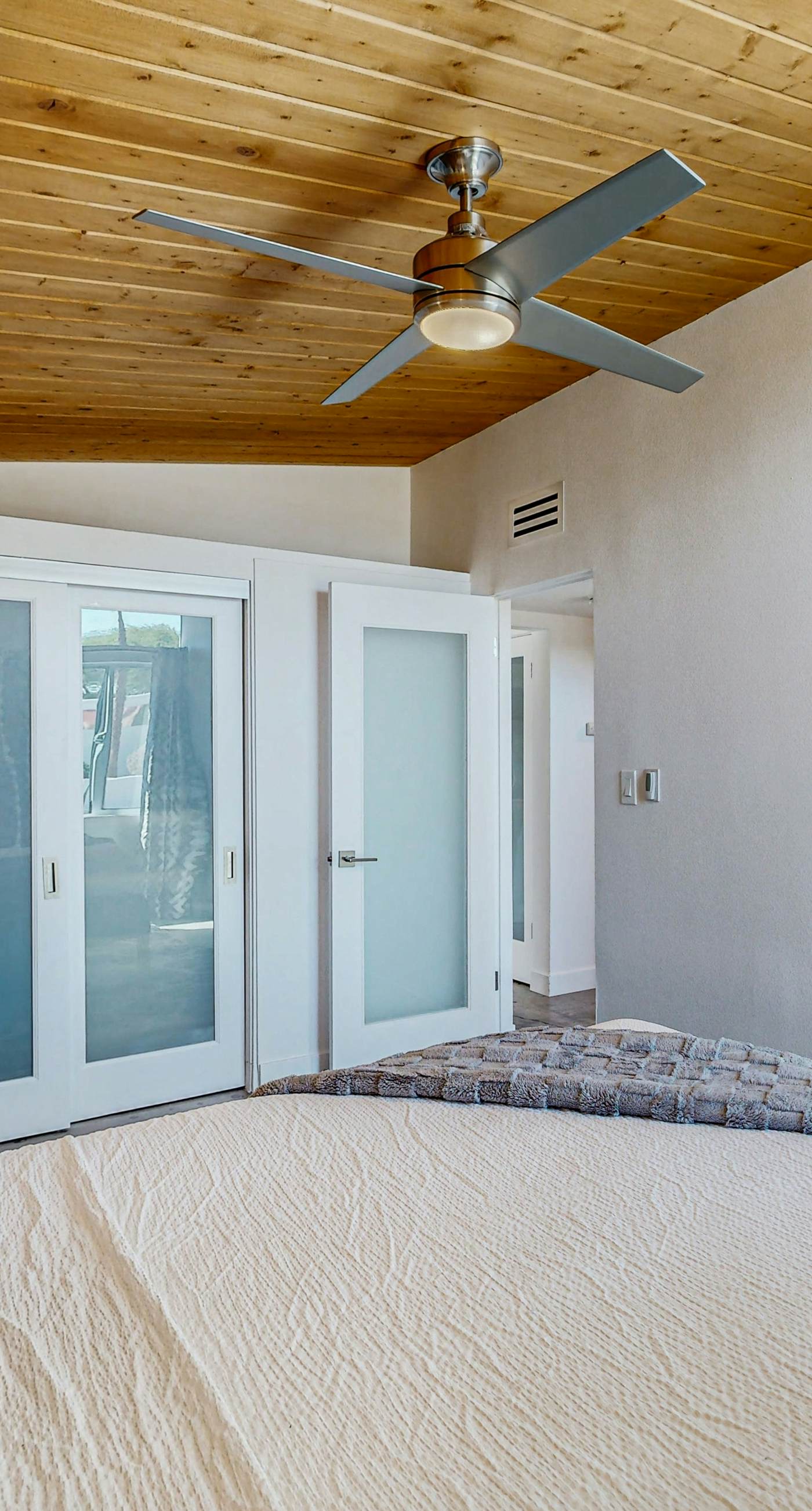 Iconic Mid-Century Modern Escape - 4729