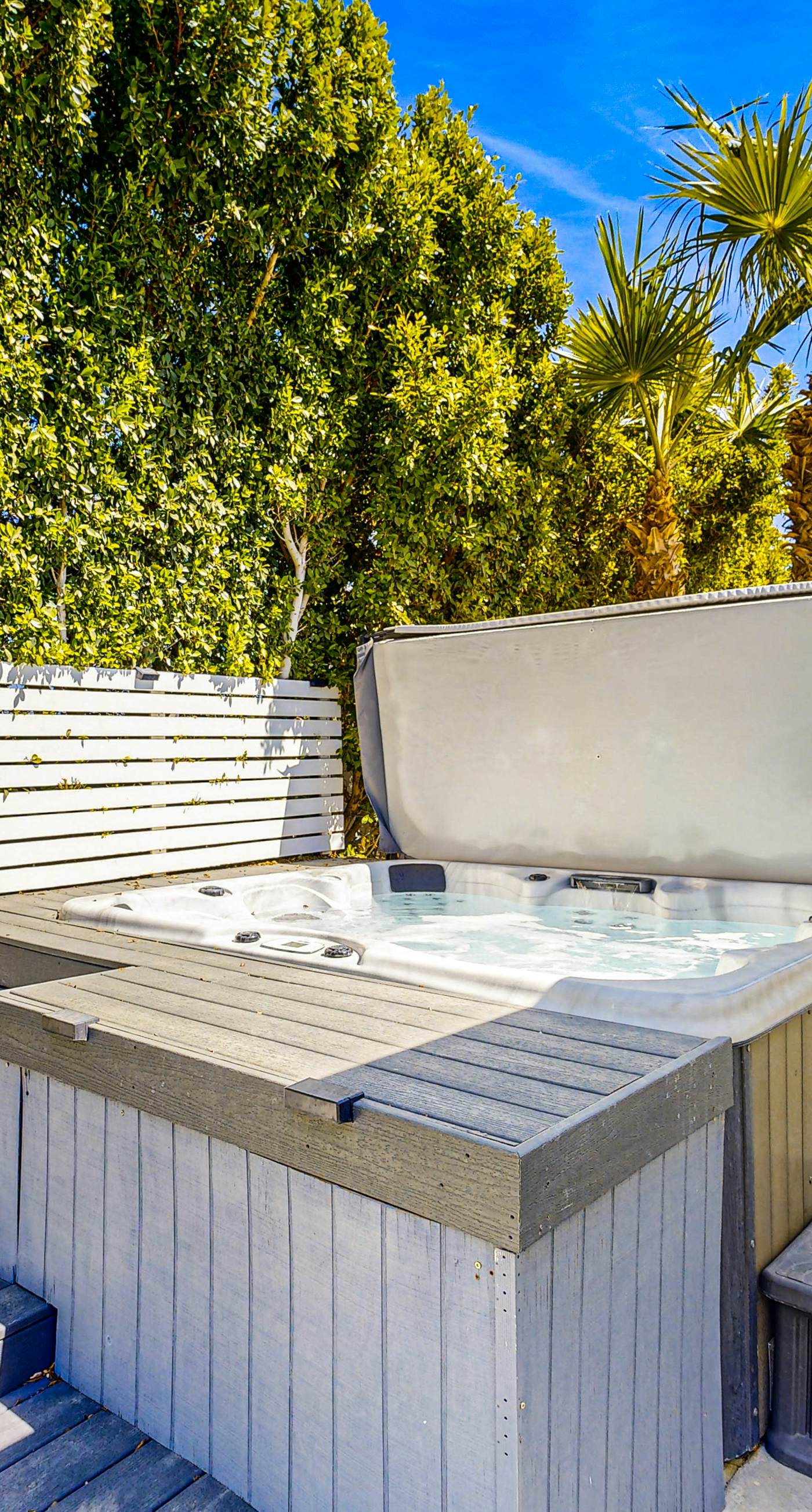 Iconic Mid-Century Modern Escape - 4729