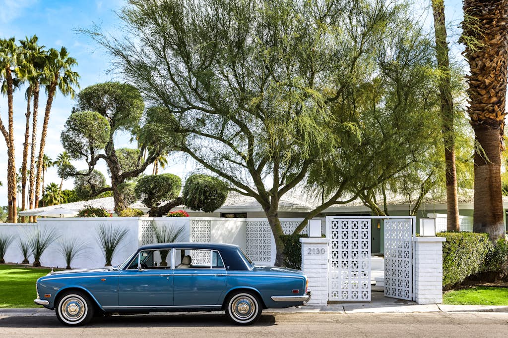 Designer gem with private pool, spa, golf course & mountain views