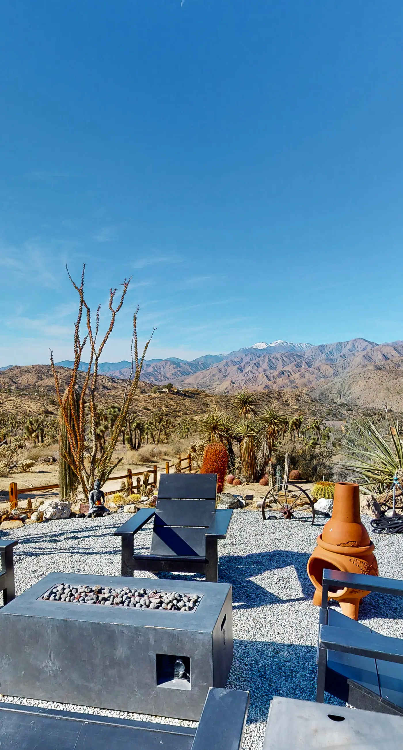 Desert Noir Retreat