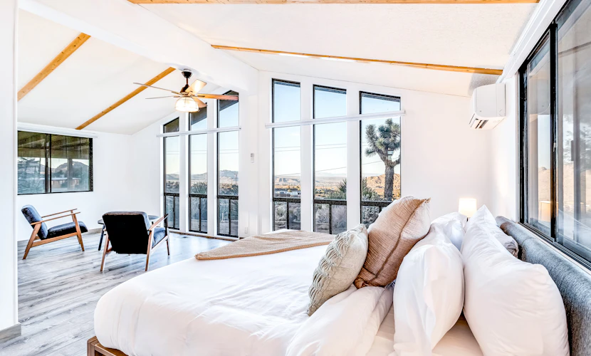 Secluded home on 5 acres with stunning views, fast WiFi, grill, & screened patio