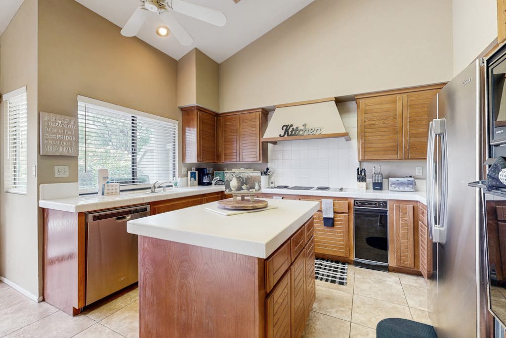 Spacious All-Suite Resort Condo at PGA West with Patio & Pool 2BR #065256
