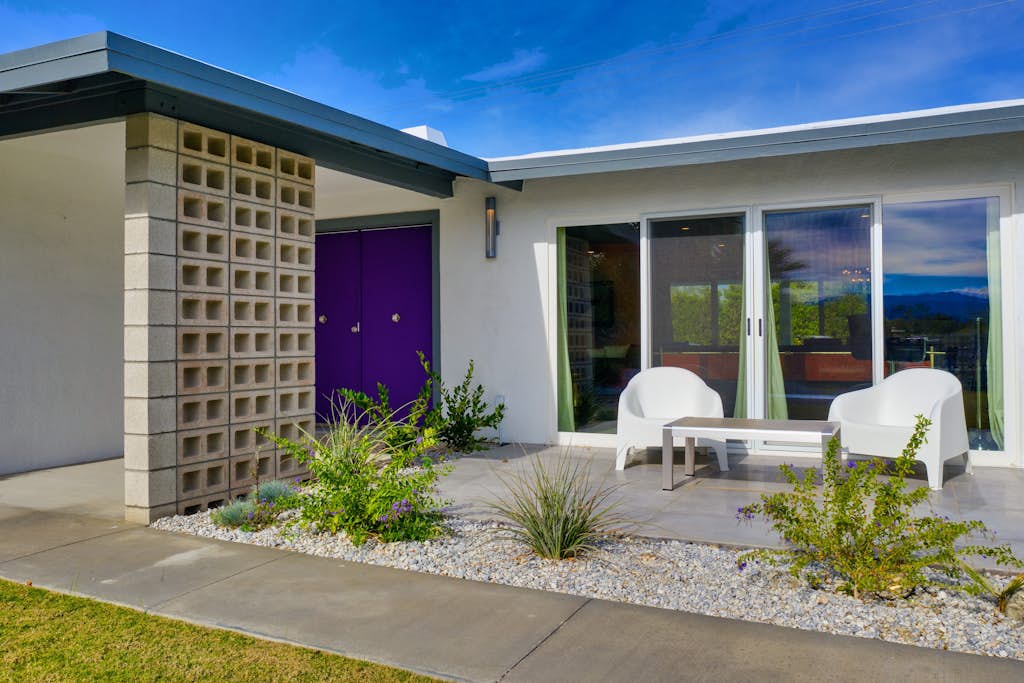 Snowbird-friendly luxury home with chef's kitchen, pool, hot tub, & central AC
