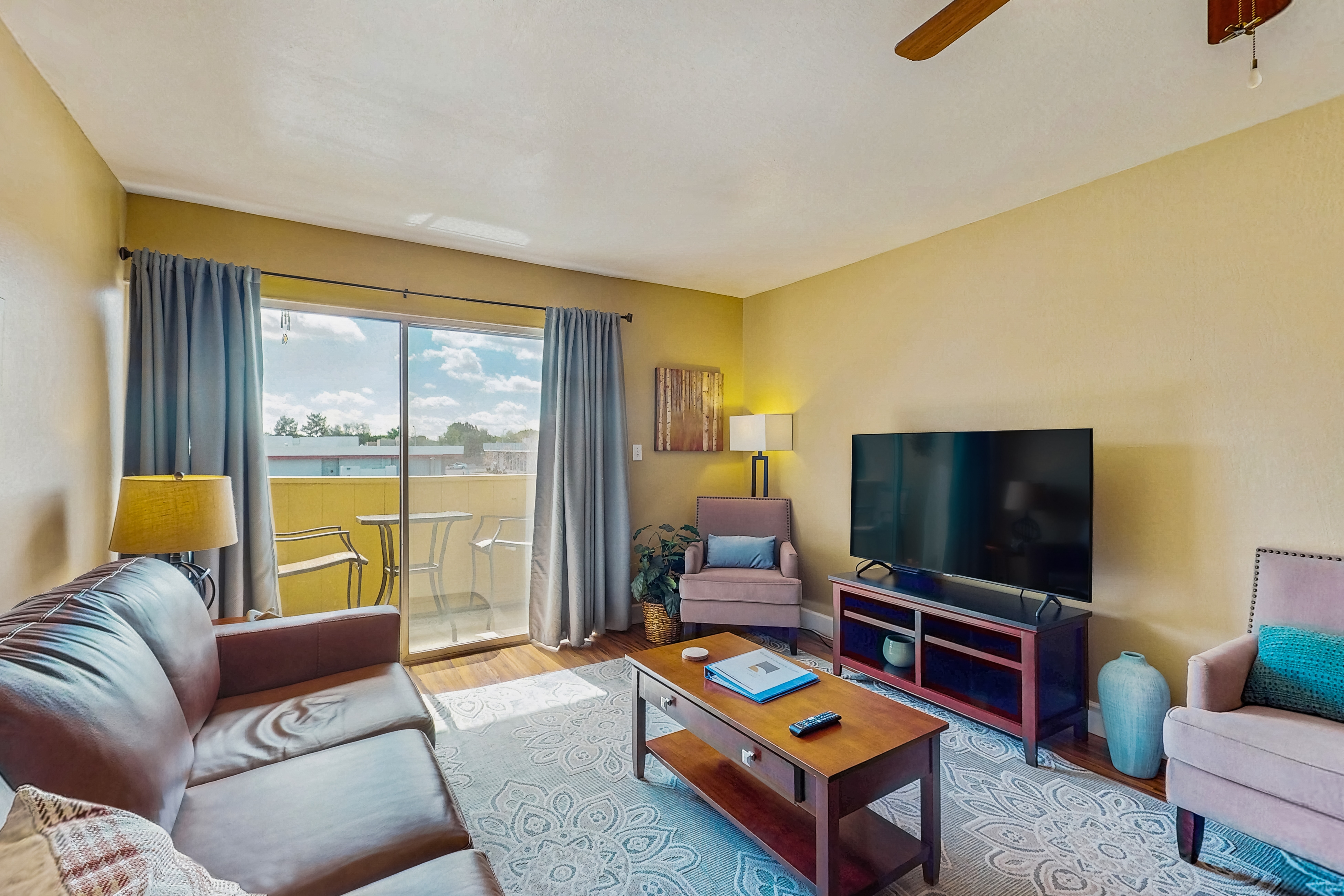 Welcoming condo with WiFi & pool - near Scottsdale Fashion Square