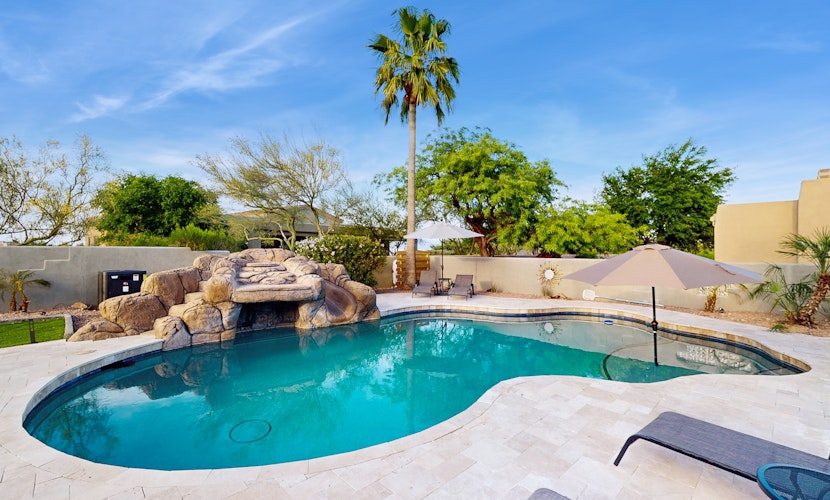 Luxury home w/ private pool & optional pool heat, rooftop patio & mountain views