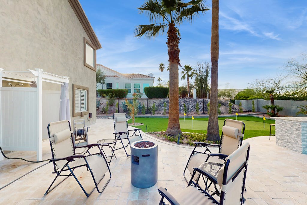 Luxury home w/ private pool & optional pool heat, rooftop patio & mountain views