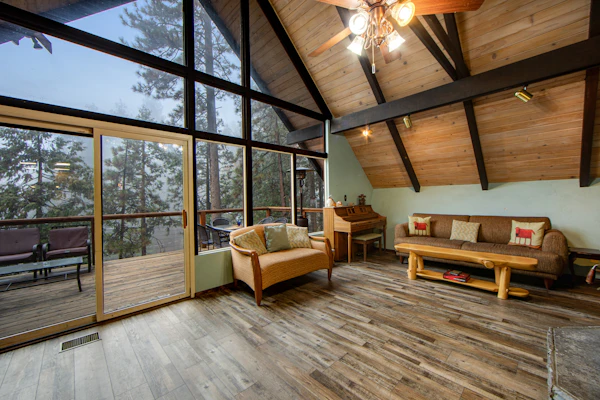 Beautiful, dog-friendly cabin with large decks, forest views, jetted tub, & more