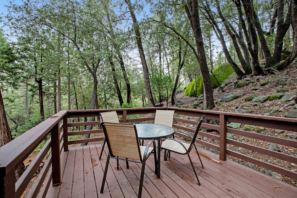 Secluded Dog-Friendly Cabin w/Wood Fireplace, Deck, Private W/D, Mtn Views
