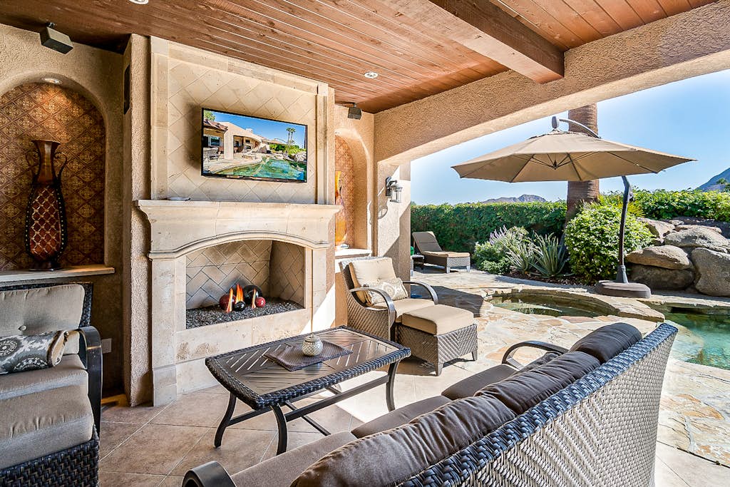 Luxe Retreat with Stunning Outdoor Living Area, Kitchen, Custom Pool, Firepit