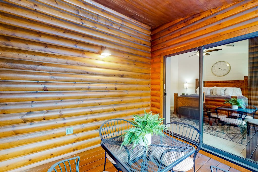 Two-story cabin with furnished decks, fireplace, washer/dryer, & central AC