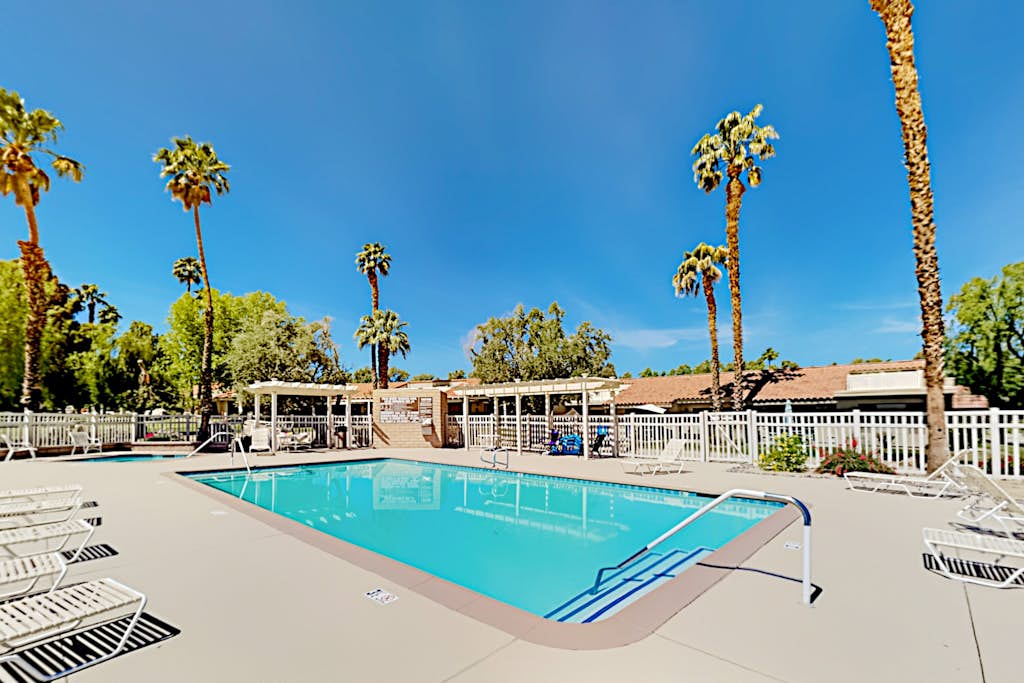 Palm Desert Resorter | New Furnishings | 20 Pools, Championship Golf