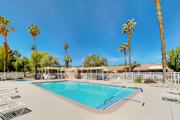 Palm Desert Resorter | New Furnishings | 20 Pools, Championship Golf