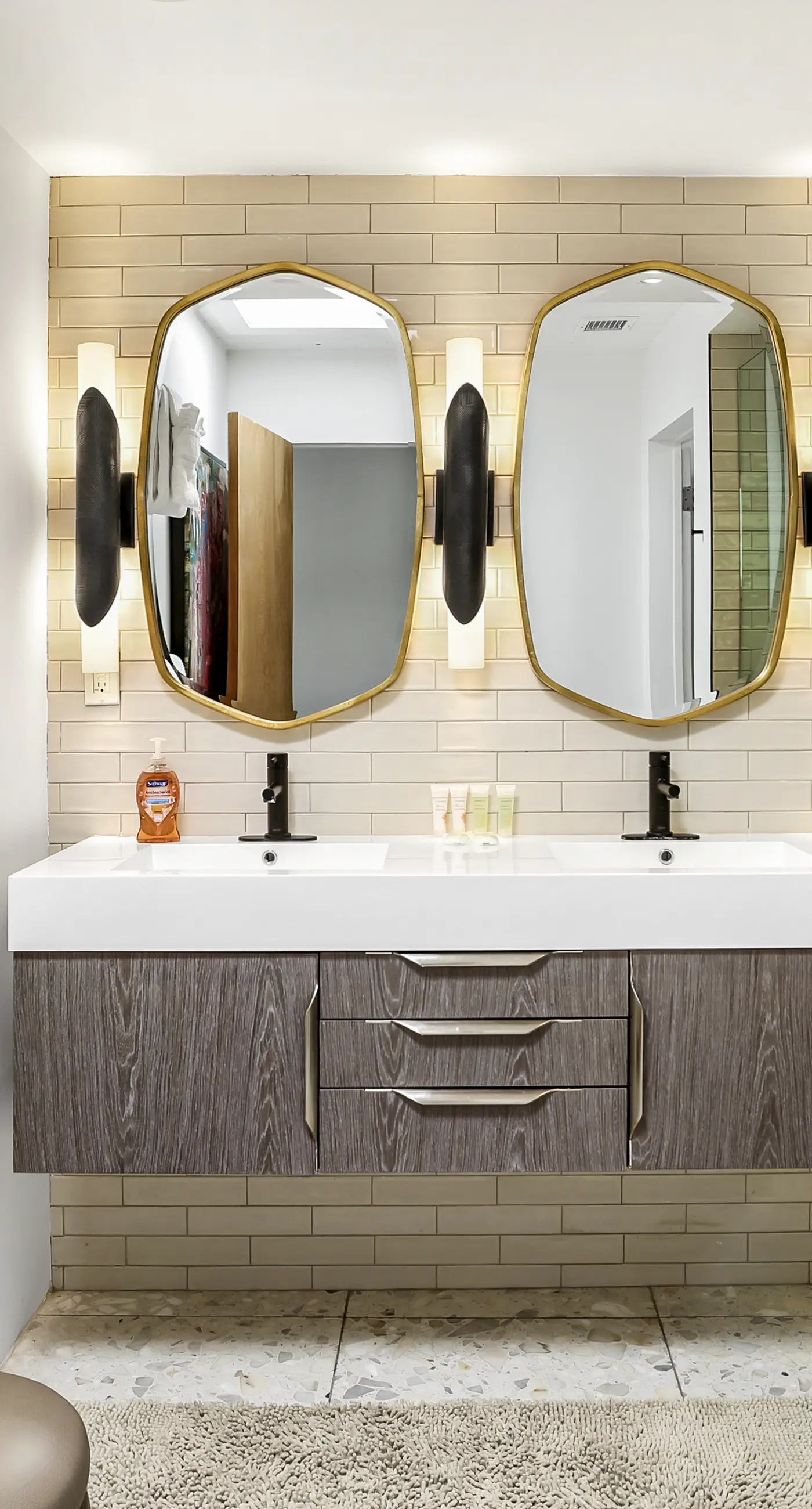 The Burton Estate - 3992