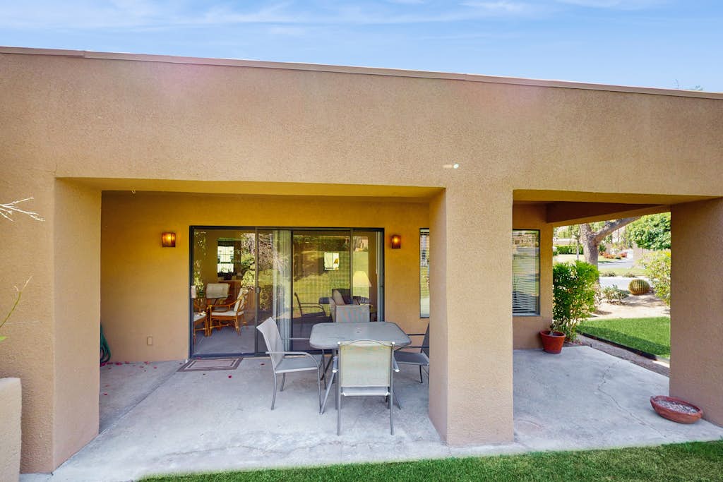 Cozy Dog-Friendly Condo, Shared Pool/Hot Tub, Near Golf Courses & National Park