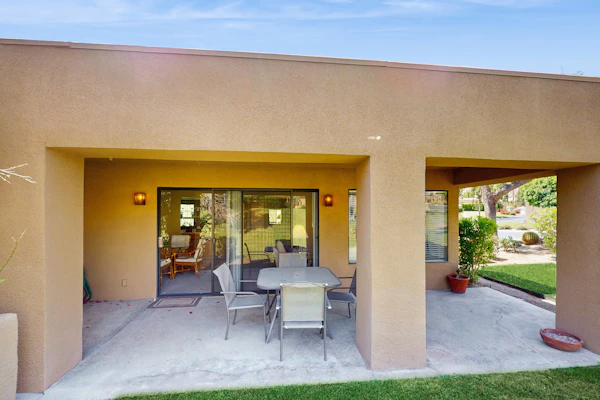 Cozy Dog-Friendly Condo, Shared Pool/Hot Tub, Near Golf Courses & National Park