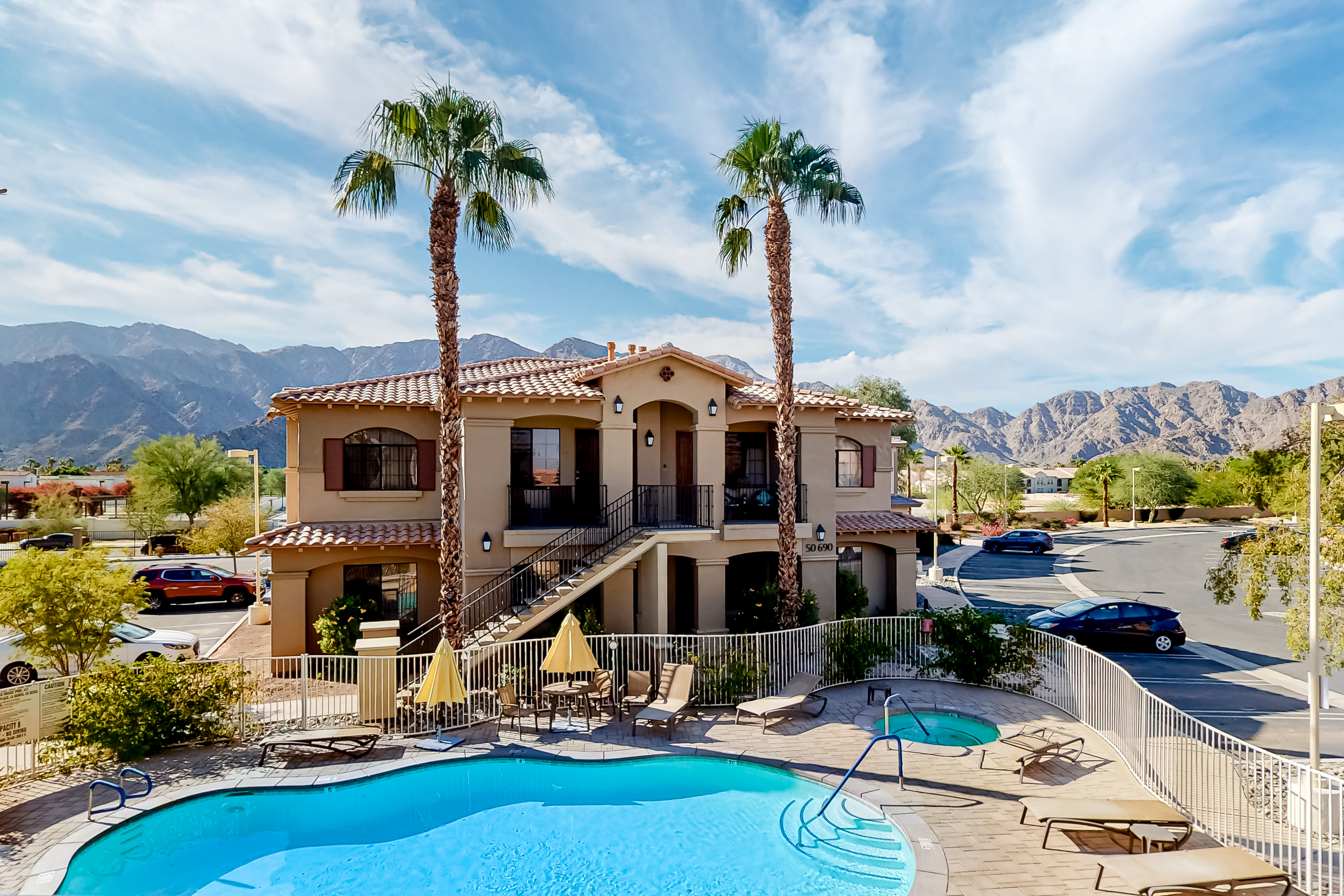 Sunny Days Retreat-260042