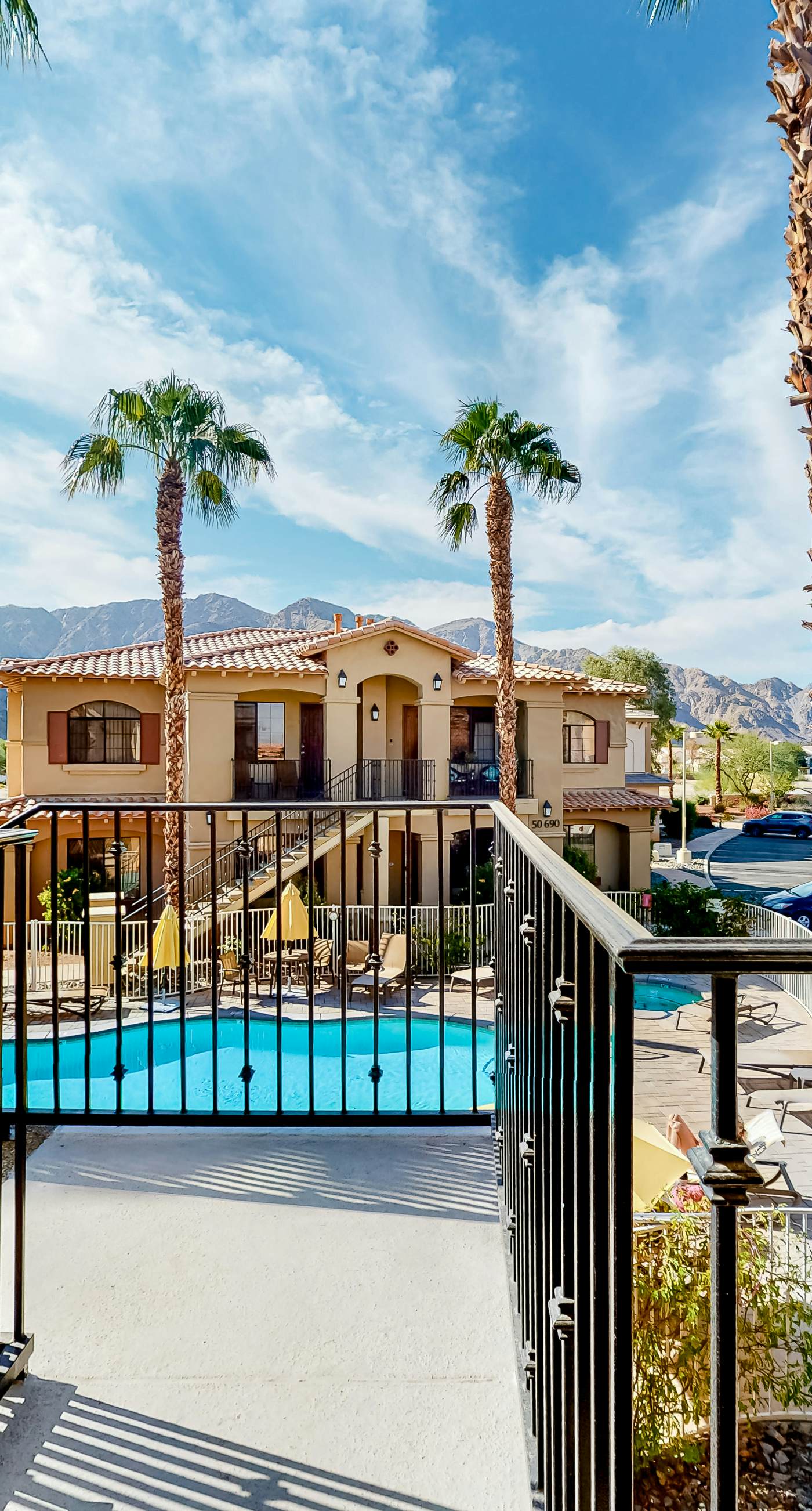 Sunny Days Retreat-260042