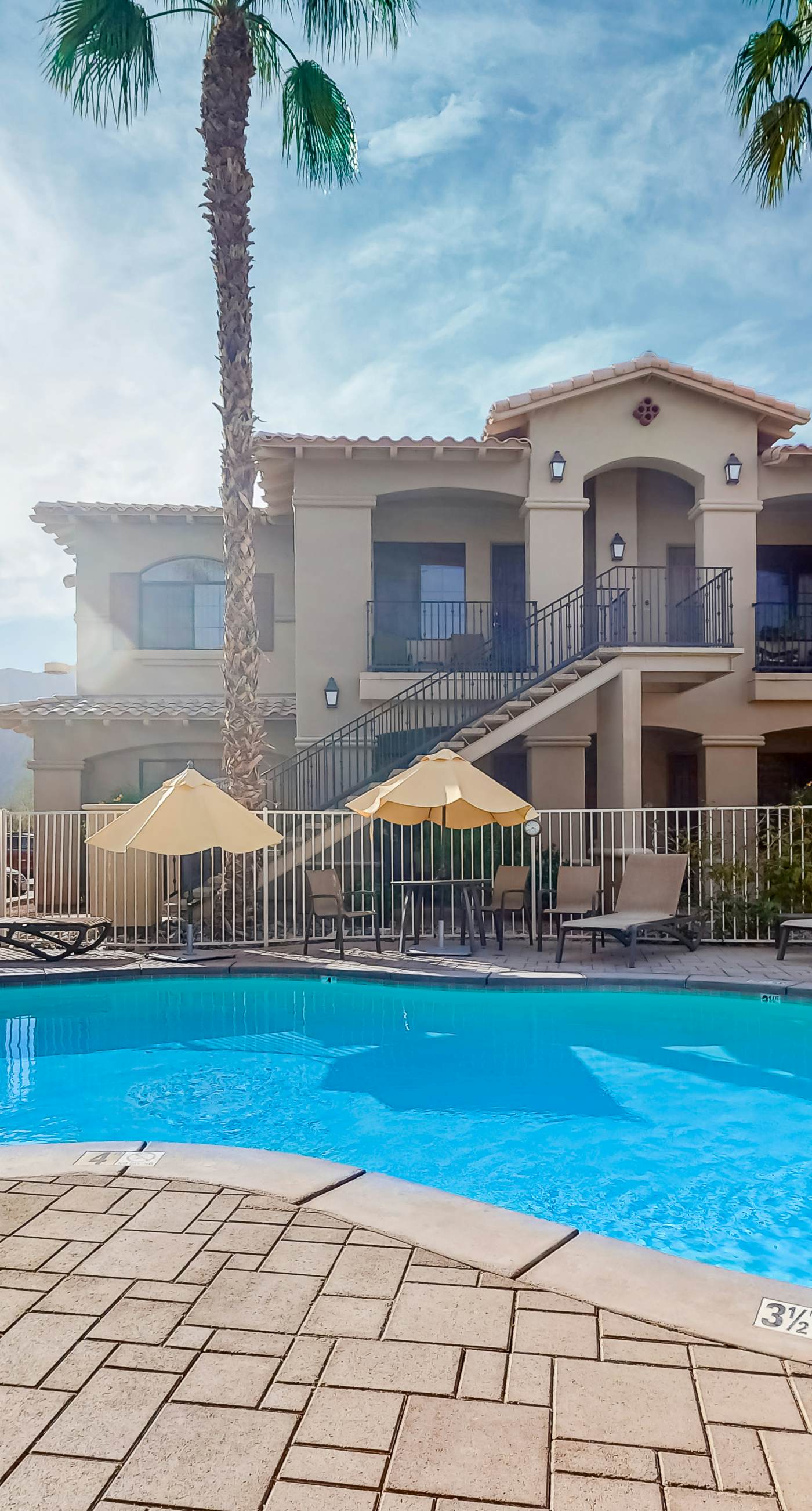 Sunny Days Retreat-260042