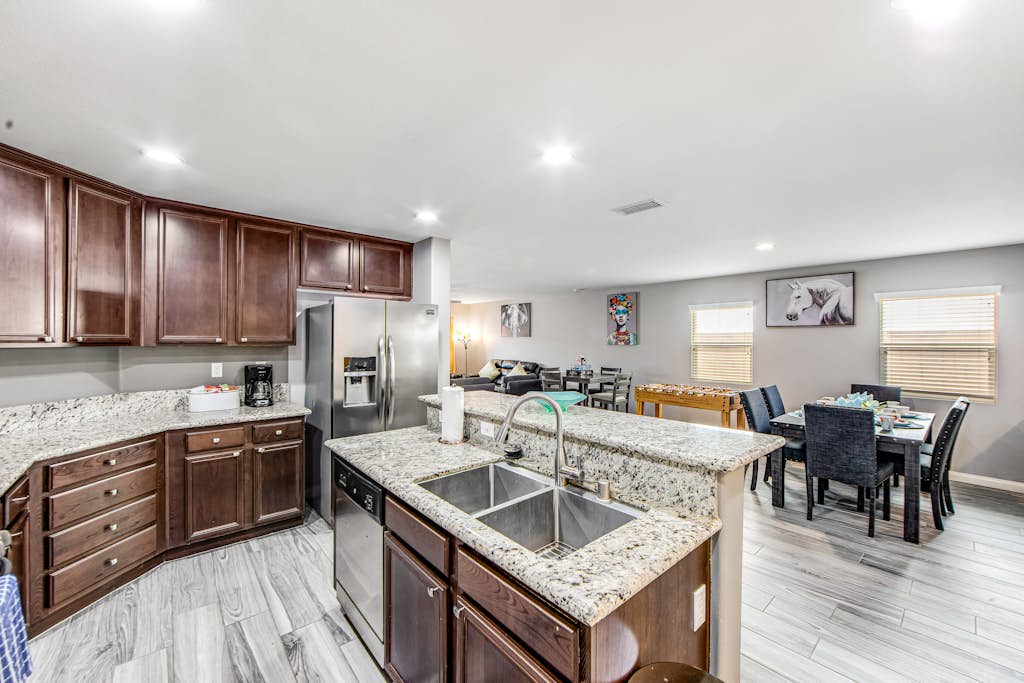 Modern home near lake with private pool, fenced yard & W/D - dog-friendly