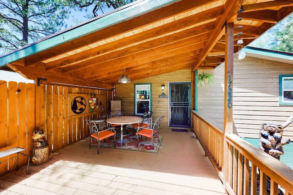 Amazing dog-friendly home with fireplace, kitchen, gas grill, & wood stove