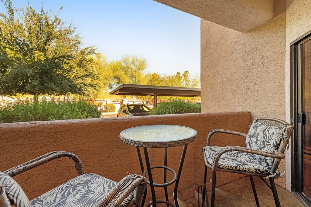 Dog-friendly ground-floor condo with patio, pool, hot tub & gym