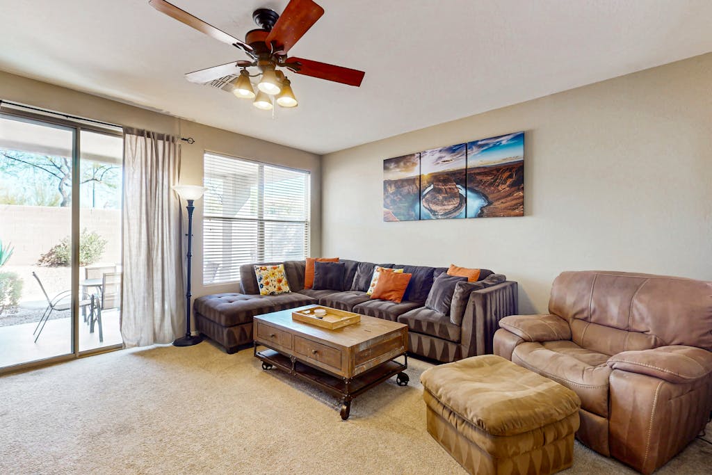 Home in gated community with private pool near sports - great location in Peoria