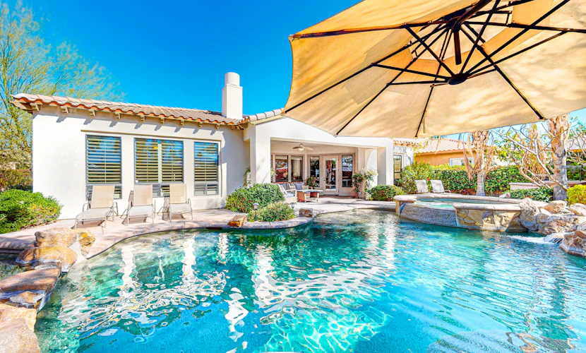 Relaxing home & casita with private pool, pool spa, grill & outdoor fireplaces