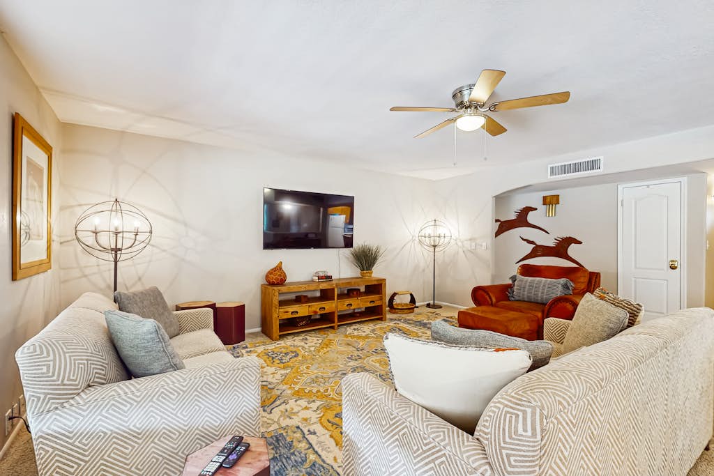 Large home w/ a full kitchen, furnished patio, & private, outdoor pool