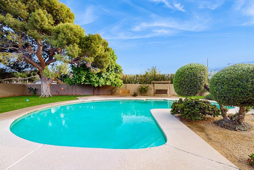 Large home w/ a full kitchen, furnished patio, & private, outdoor pool