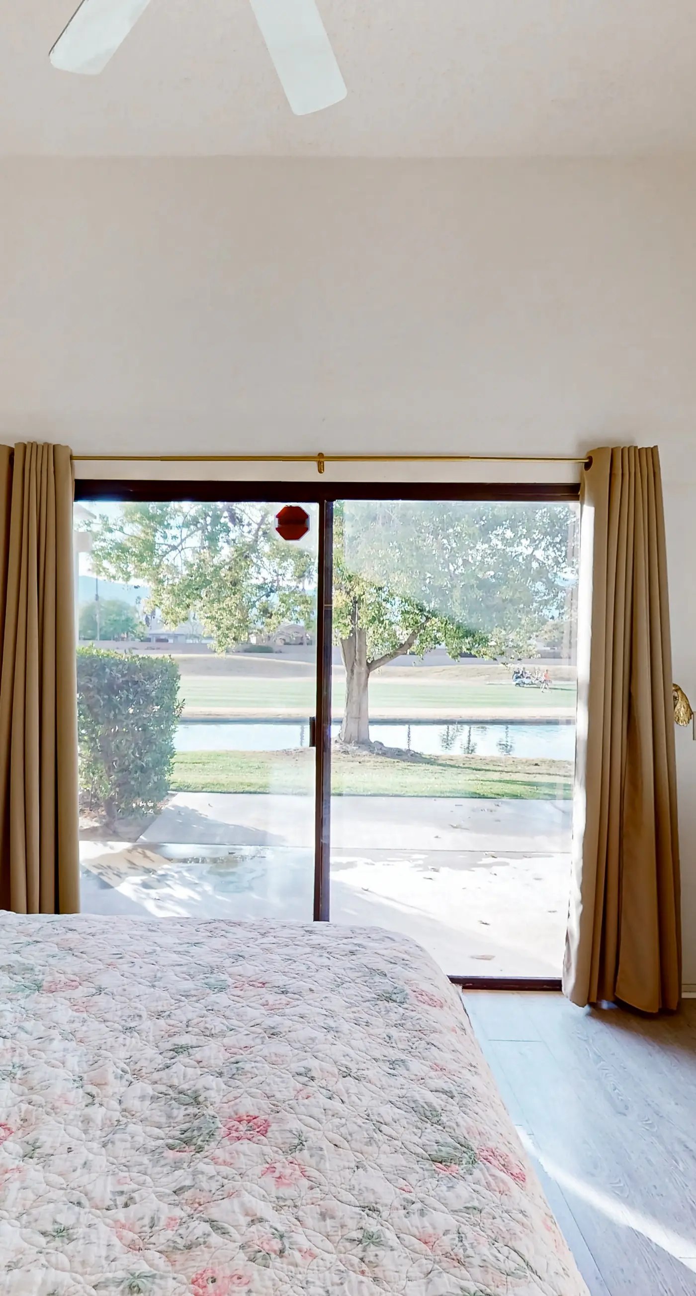 Palm Desert Resorter 16-18