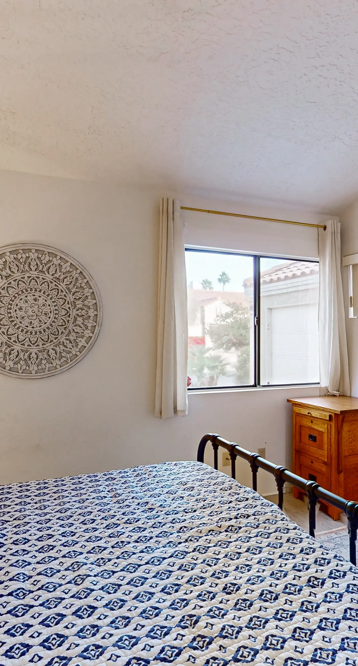 Palm Desert Resorter 16-18