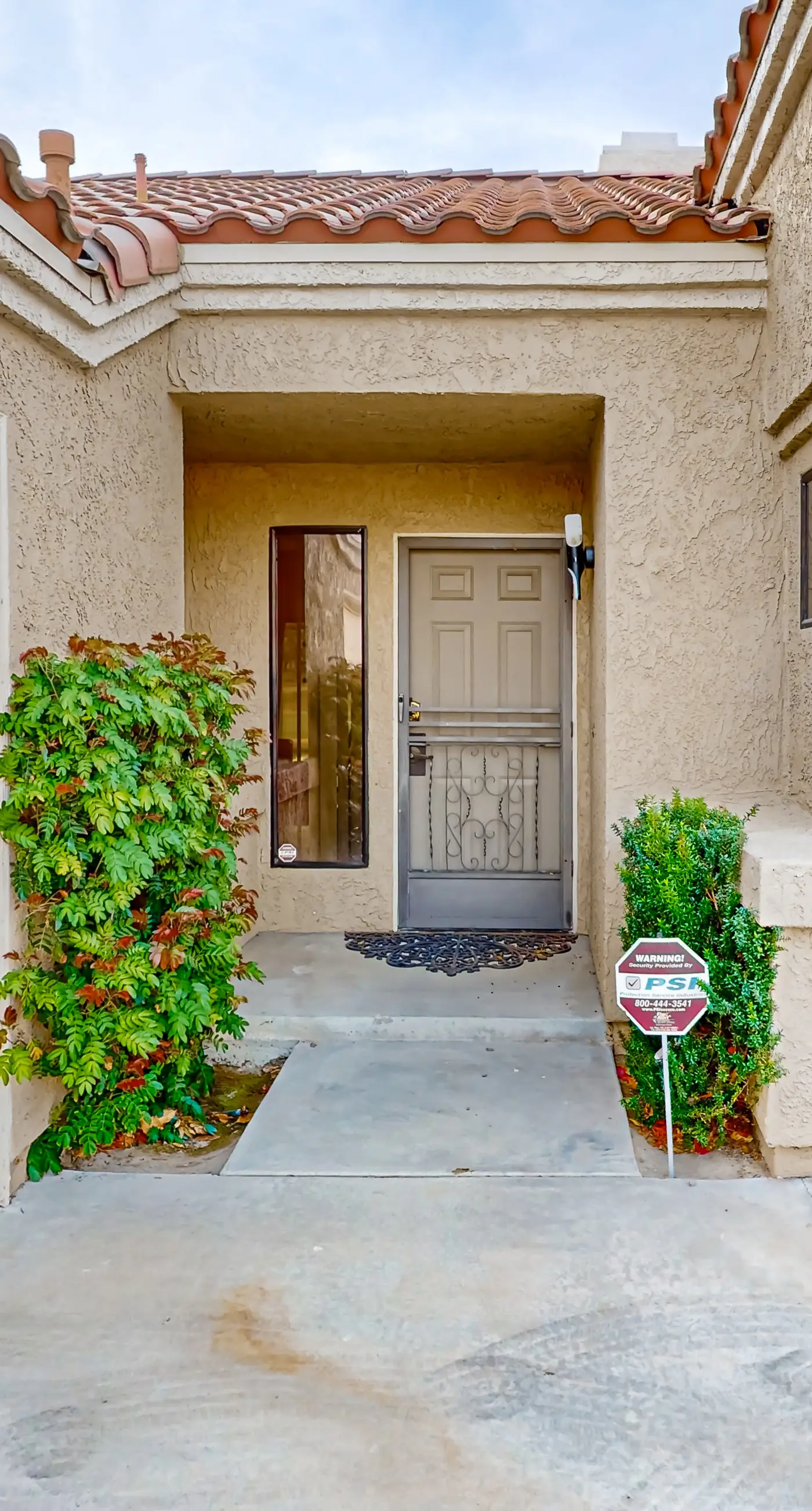 Palm Desert Resorter 16-18