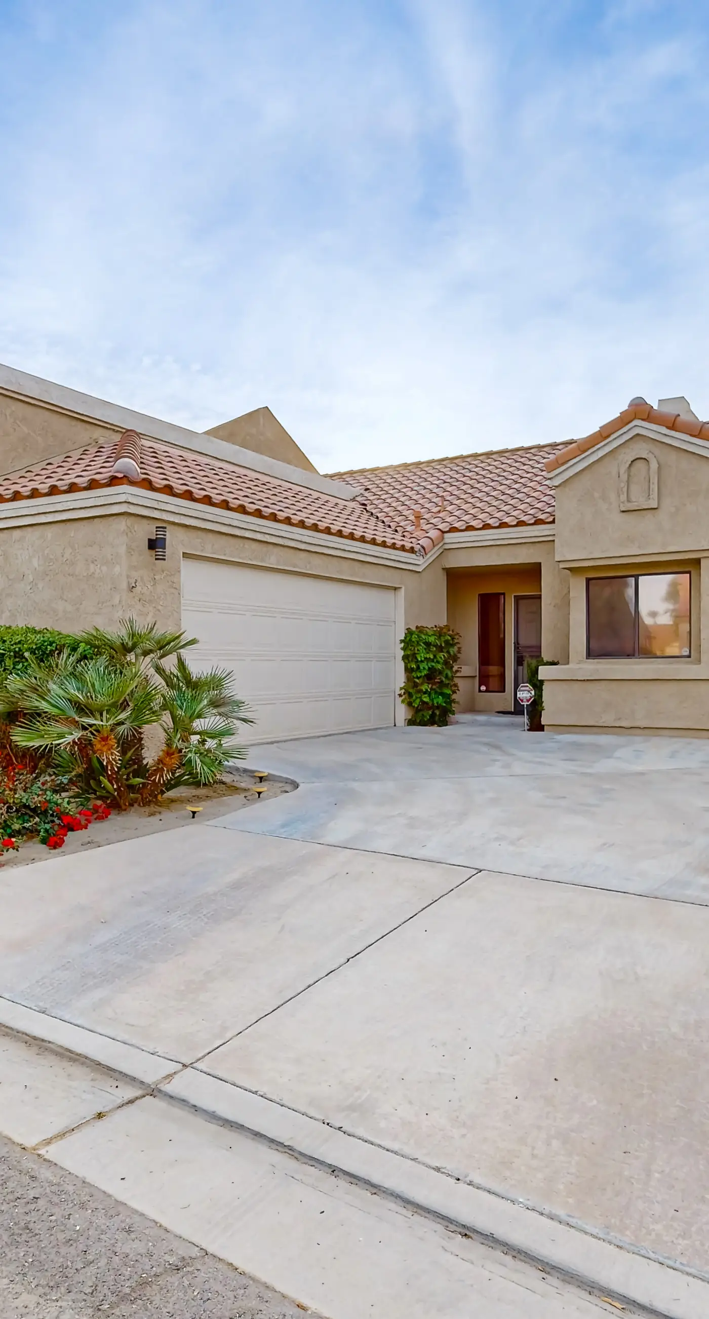 Palm Desert Resorter 16-18