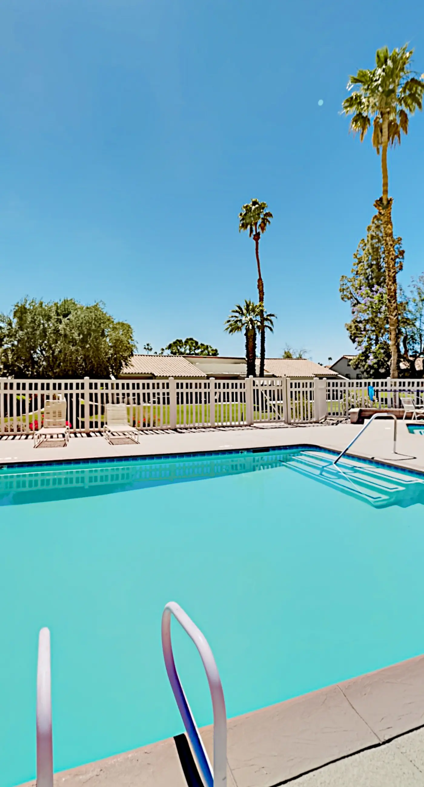 Palm Desert Resorter 16-18