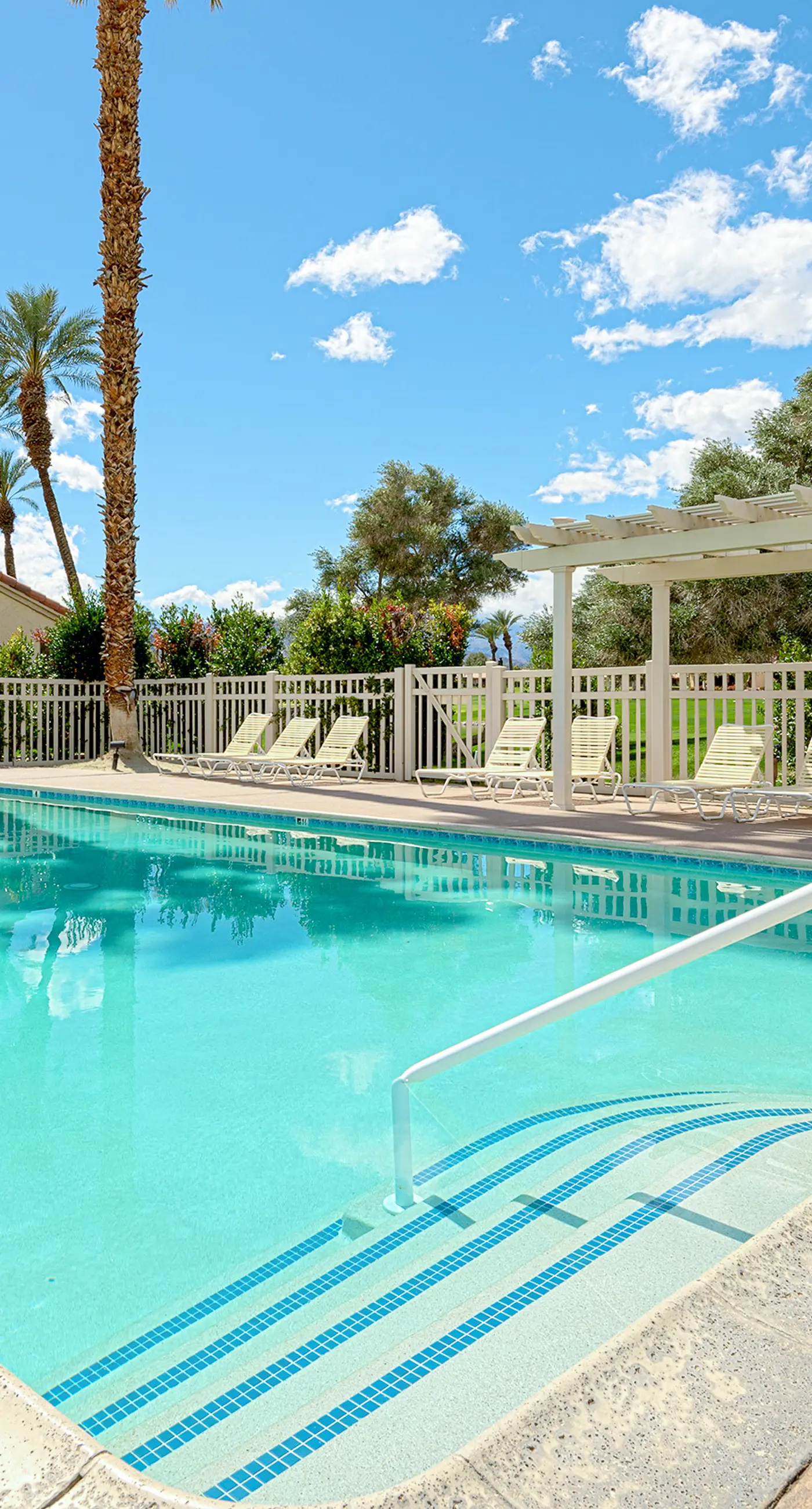 Palm Desert Resorter 16-18