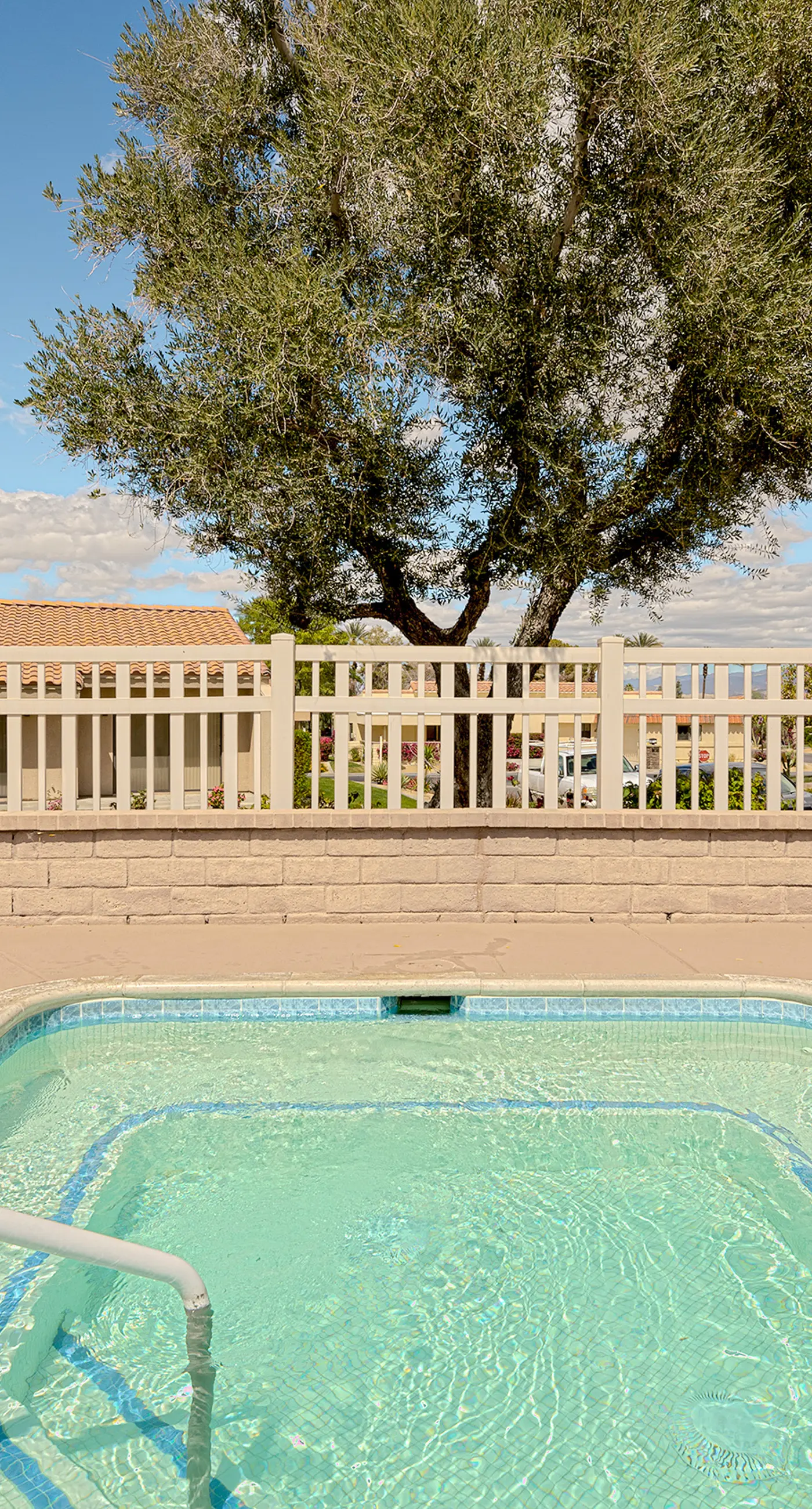 Palm Desert Resorter 16-18