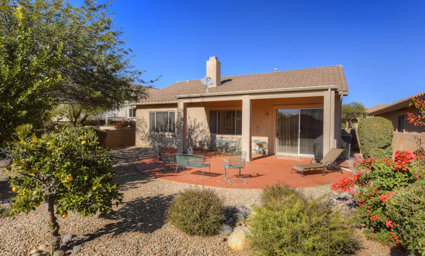 Dog-friendly spacious home with patio, enclosed yard and Golf nearby