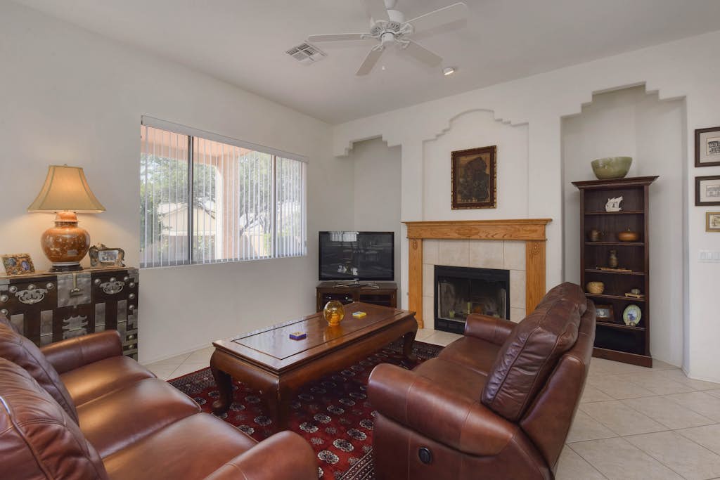 Dog-friendly spacious home with patio, enclosed yard and Golf nearby