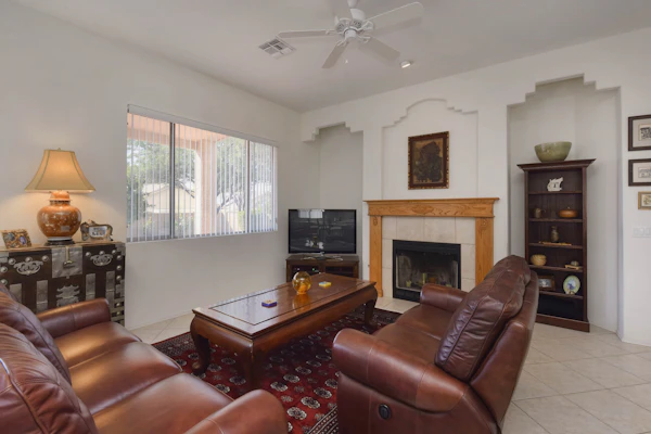 Dog-friendly spacious home with patio, enclosed yard and Golf nearby