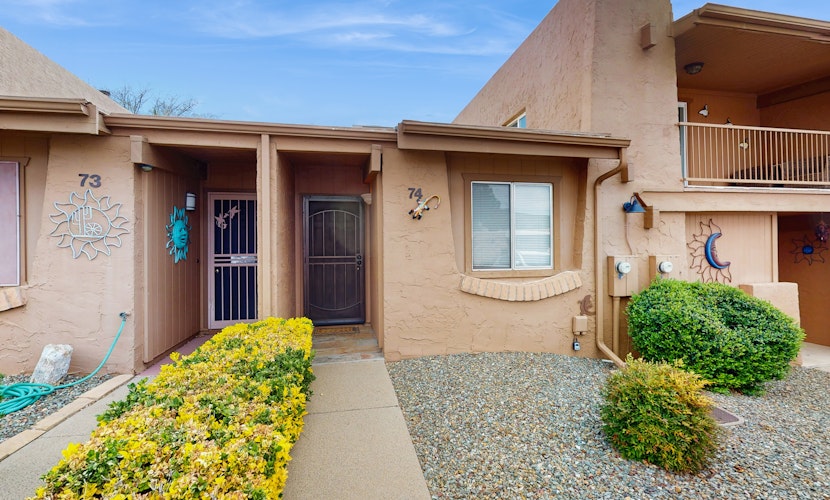 Dog-friendly Sedona town home, walking distance to shops & surrounded by beauty