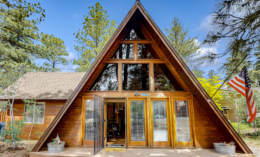 A-frame home with loft, gas grill, partial AC, dog-friendly