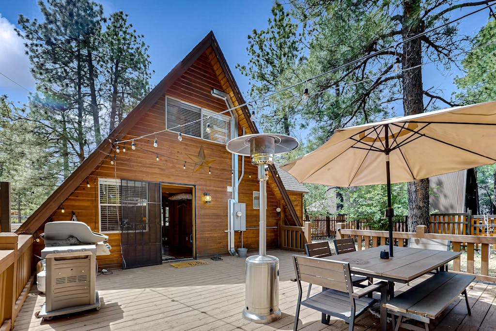 A-frame home with loft, gas grill, partial AC, dog-friendly
