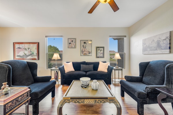 Amazing home with patio, washer/dryer & on-site golf - near sports venues