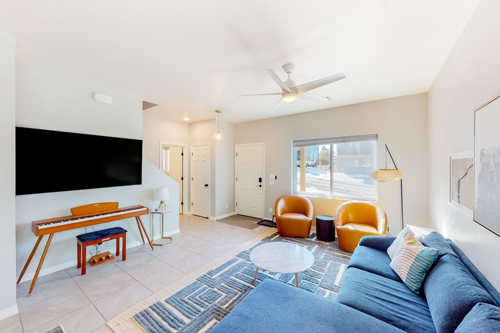 Two-story mountain view retreat with two primary suites & ideal layout