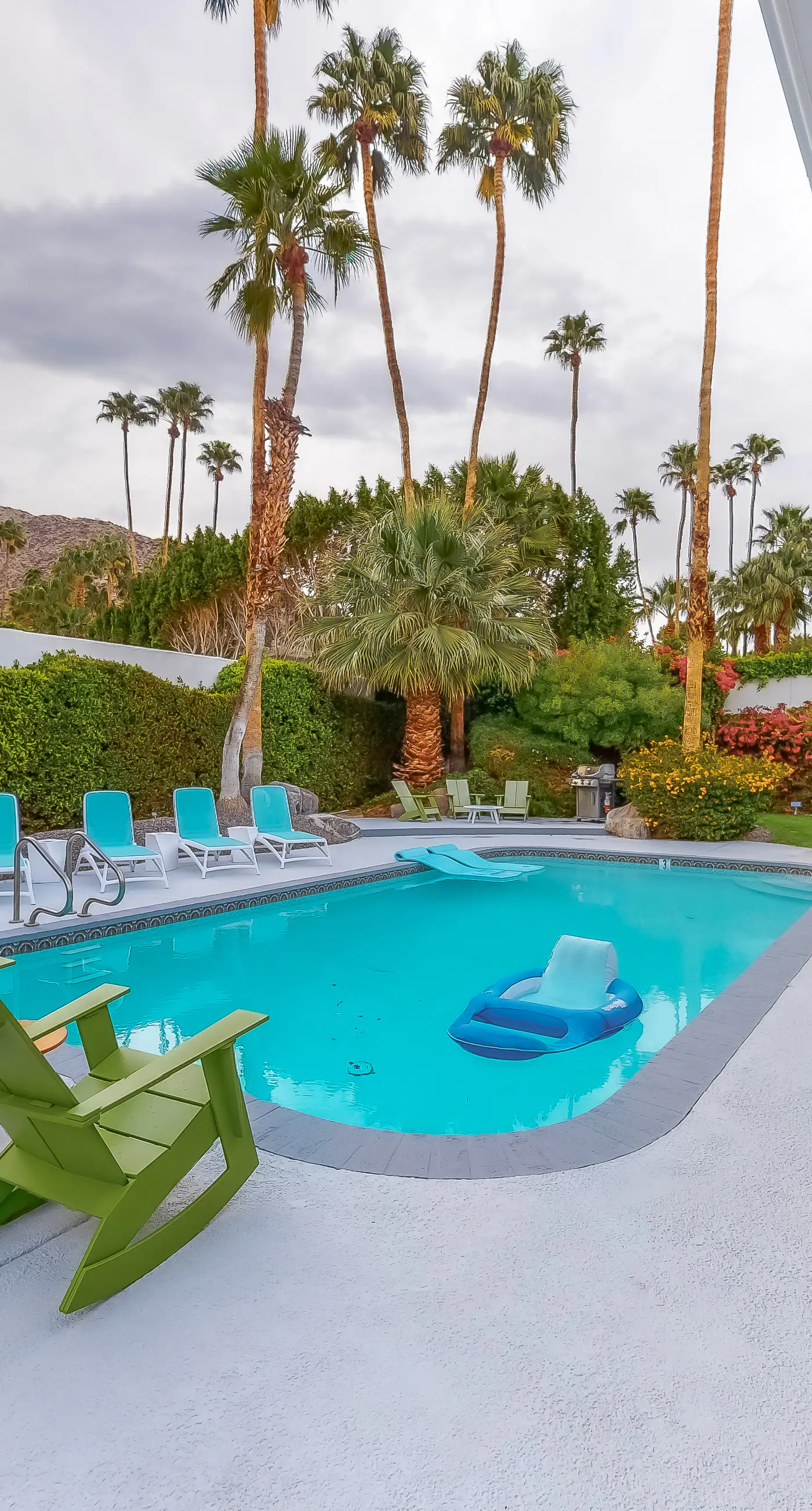 Palm Springs Style - 2875