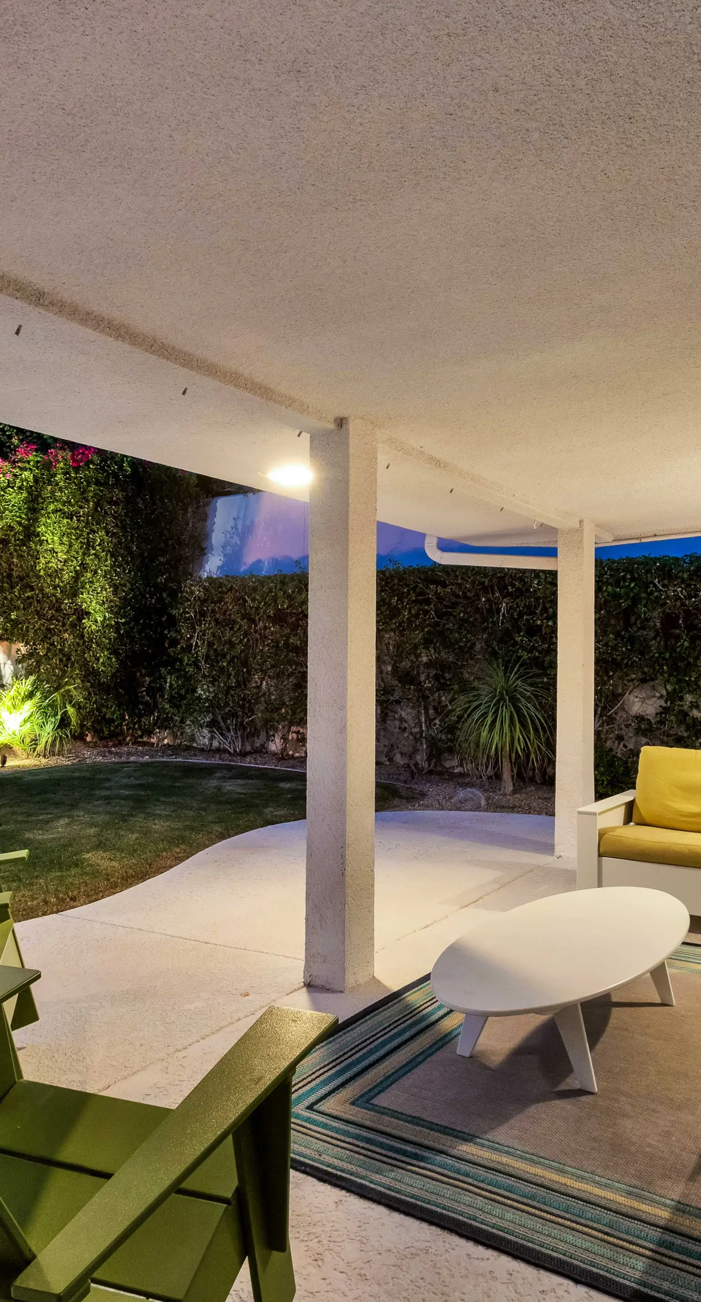 Palm Springs Style - 2875