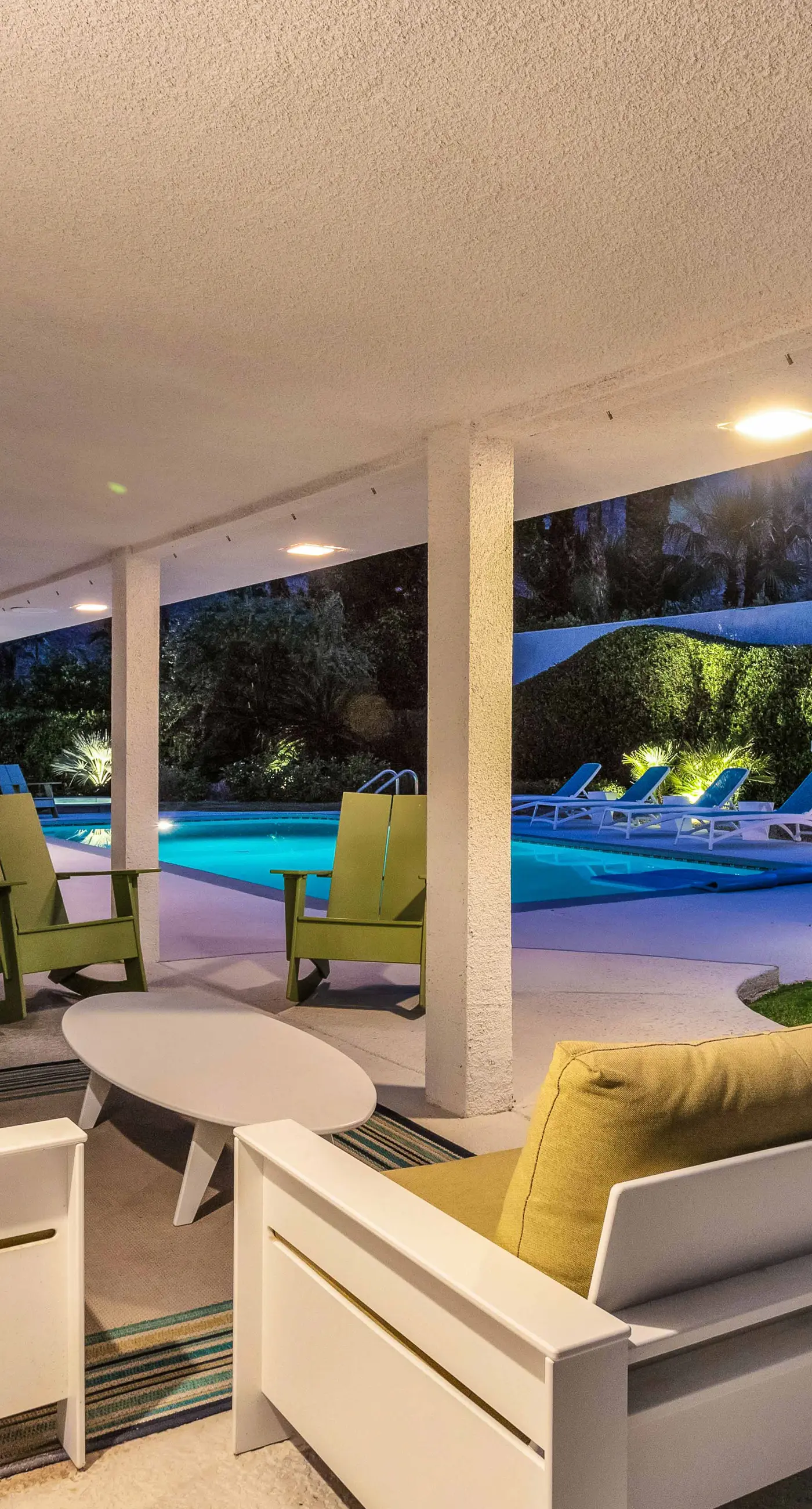 Palm Springs Style - 2875
