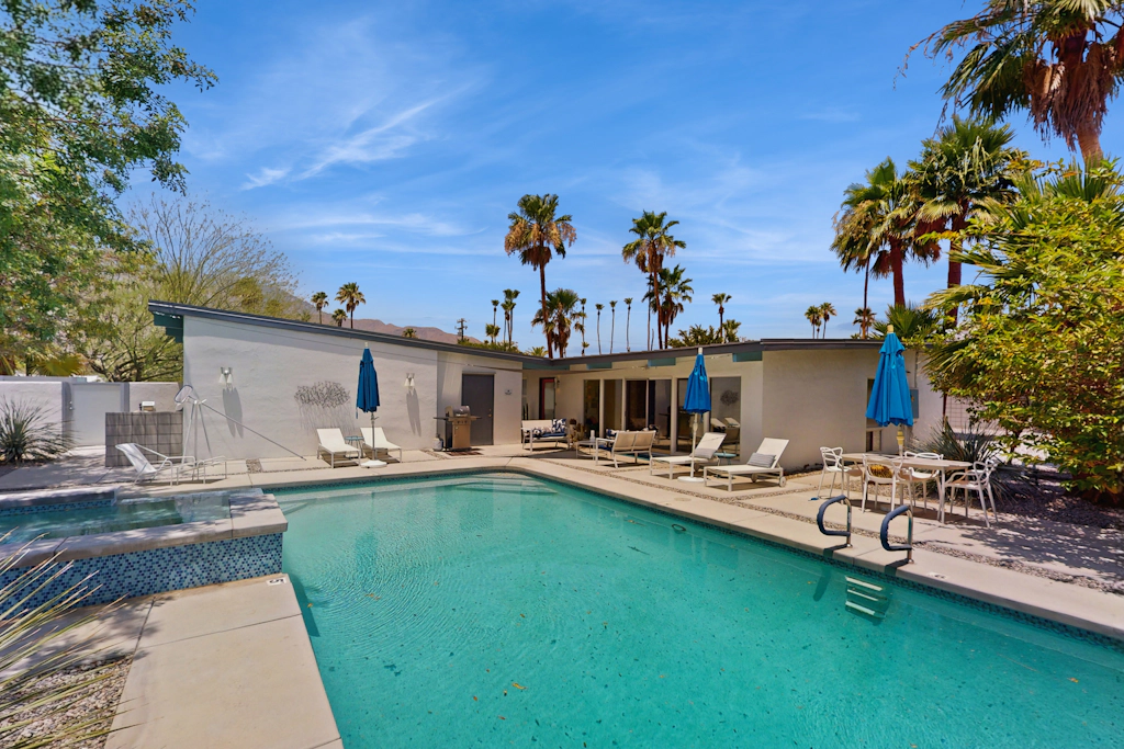 Meiselman Pool House - 2044