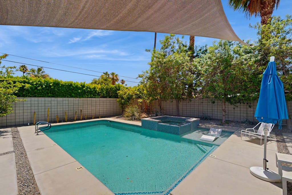 Butterfly Meiselman w/beautiful architecture, private pool, spa & mountain view